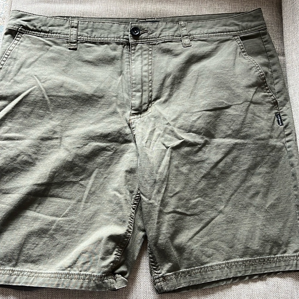 O’Neill men’s shorts 38